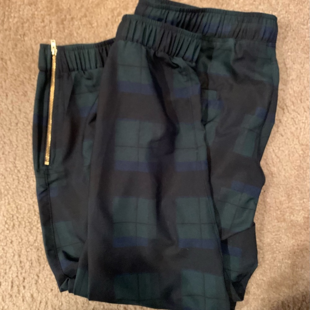 Albion Fit Navy Plaid Jetsetters new with tags